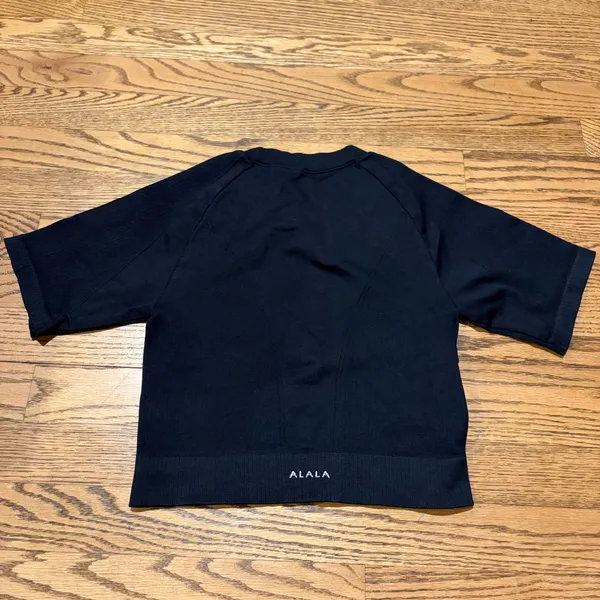 Alala Barre Seamless Cropped Tee Black - Image 2