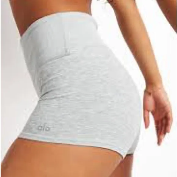 Alo Yoga Women's Gray High-Waist Shorts - Image 3