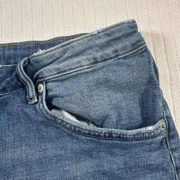 H&M Denim Shorts Womens Size 12 Blue Jean Rolled Cuffed Hem Medium Wash Summer - Image 7