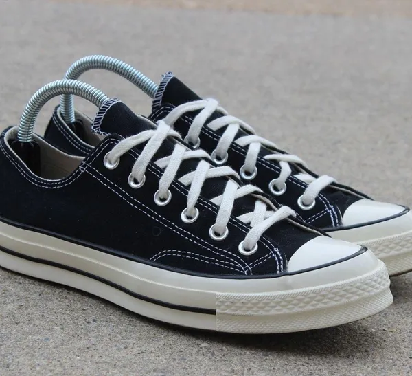 Converse Black/White Low Top Unisex Sneaker (Sz 7M - 9W) - Image 3