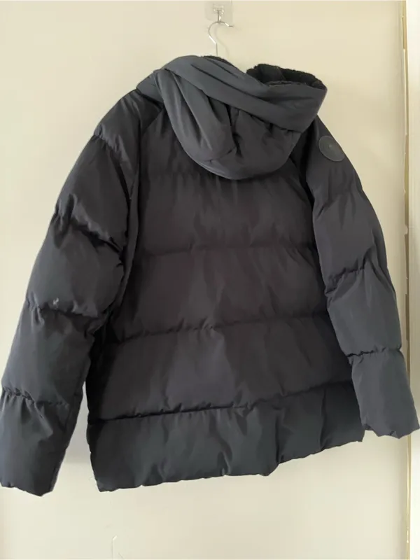 Fabletics Womens Black Hooded Puffer Jacket Large Winter Coat Athleisure Travel - Image 7