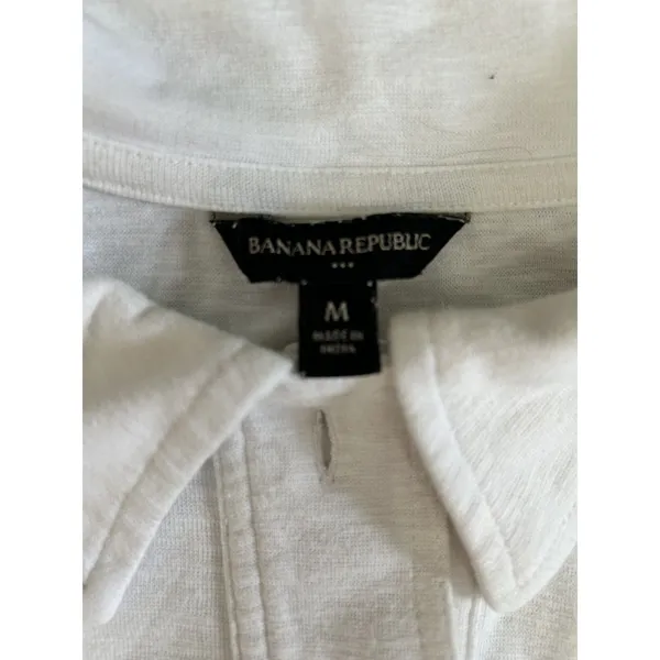 Banana Republic white short-sleeve button henley shirt M - Image 2