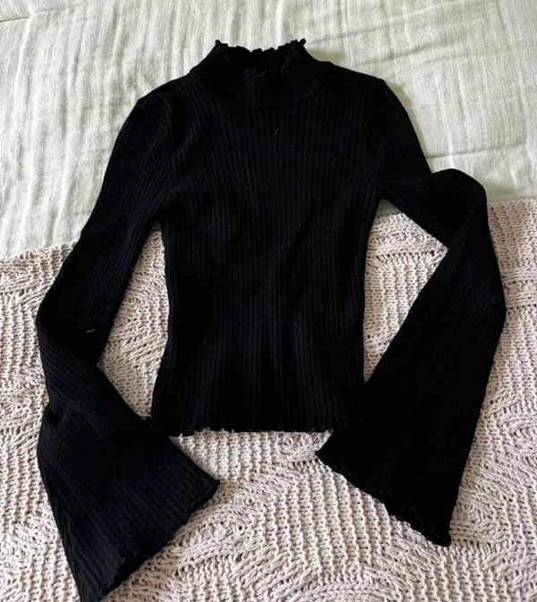Forever 21 Black Ribbed Mock Neck Longsleeve - Image 4