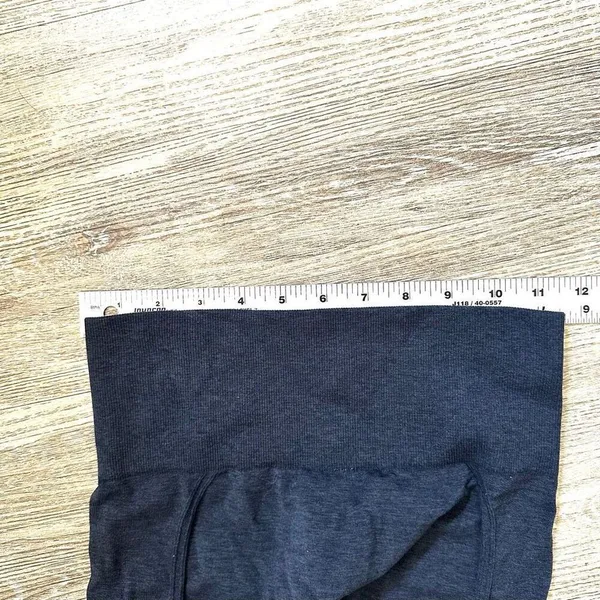 Lululemon navy leggings - Image 5