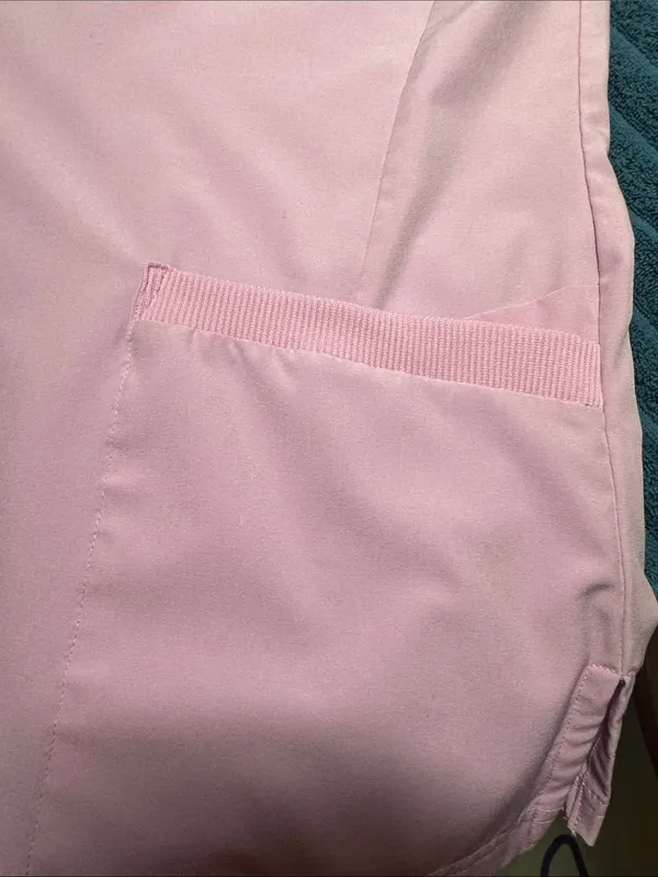 Ladies V-Neck Pink scrub top Sz L by Heal Wear excellent condition. - Image 2