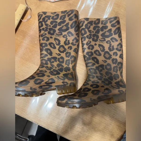 Coach Leopard Print Rubber Rain Boots Size 7 - Image 5
