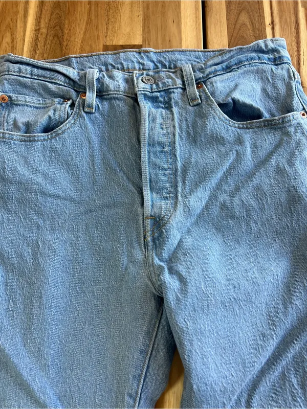 Levi’s 501 Original Fit Jeans W31 L26 Light Wash Button Fly Straight Leg - Image 5