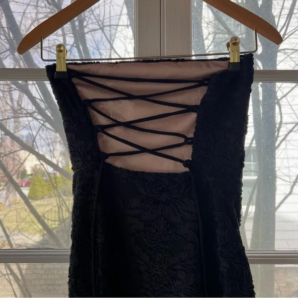 Body con black lace windsor dress - Image 4