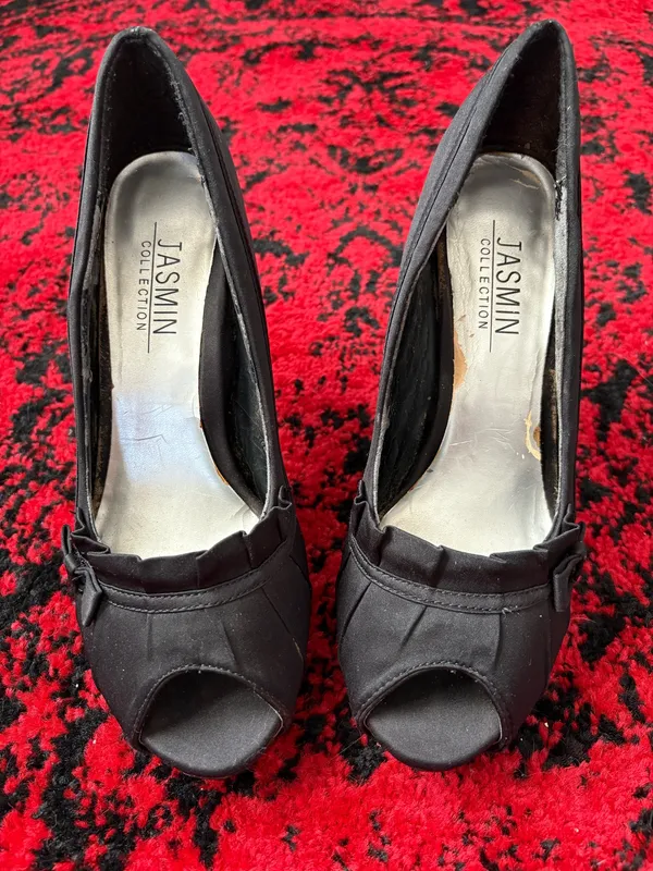 Jasmin collection cute ruffled heels with bows  - Image 10