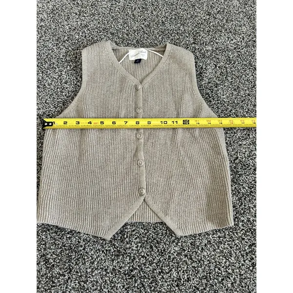 Universal Thread Beige Button-Front Knit V-neck Sleeveless Sweater Vest M - Image 6