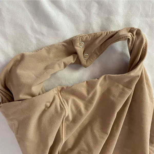 SKIMS high neck fits everybody body suit! - Image 3