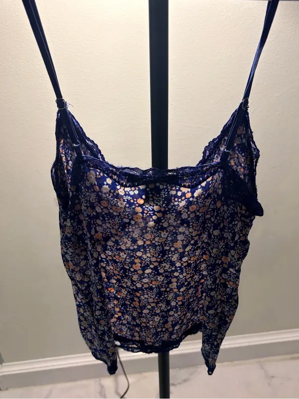 Makeup Forever Navy Floral Satin Lace-Trim Chemise - Image 3