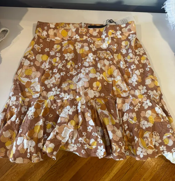 MINKPINK Floral Skirt - Image 2
