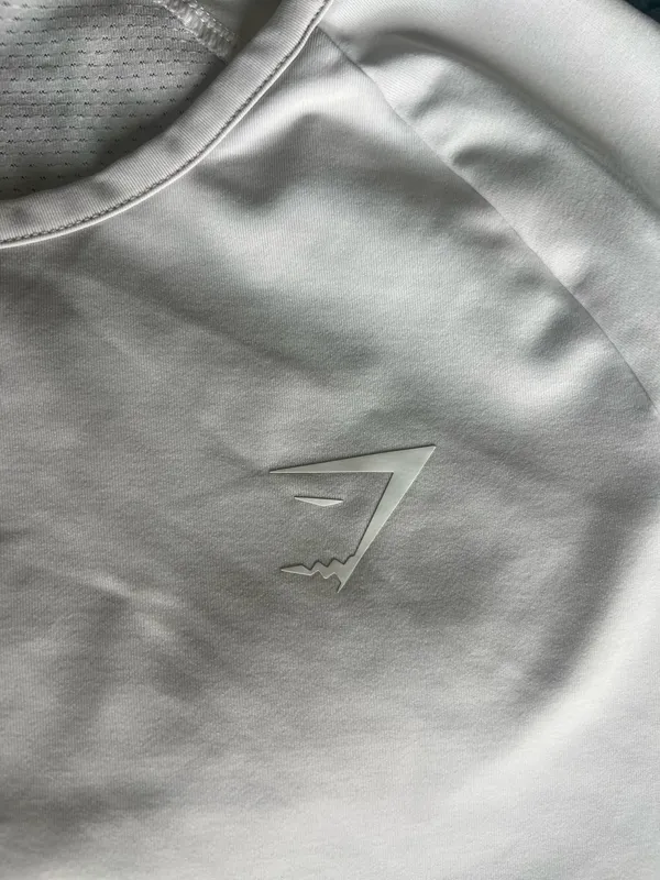 Gymshark Long Sleeve Crop Top - Image 2