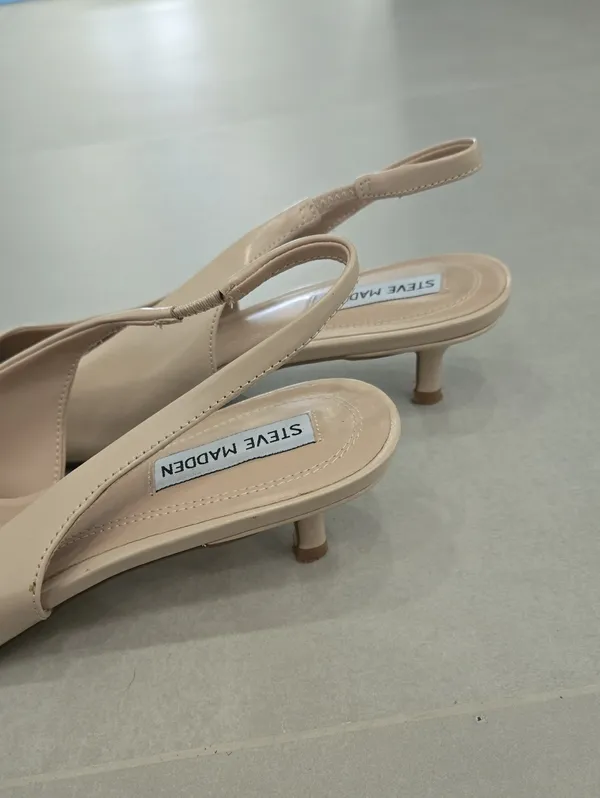 Steve Madden Beige Patent Pointed Slingback With Small Heel Size 10 - Image 3