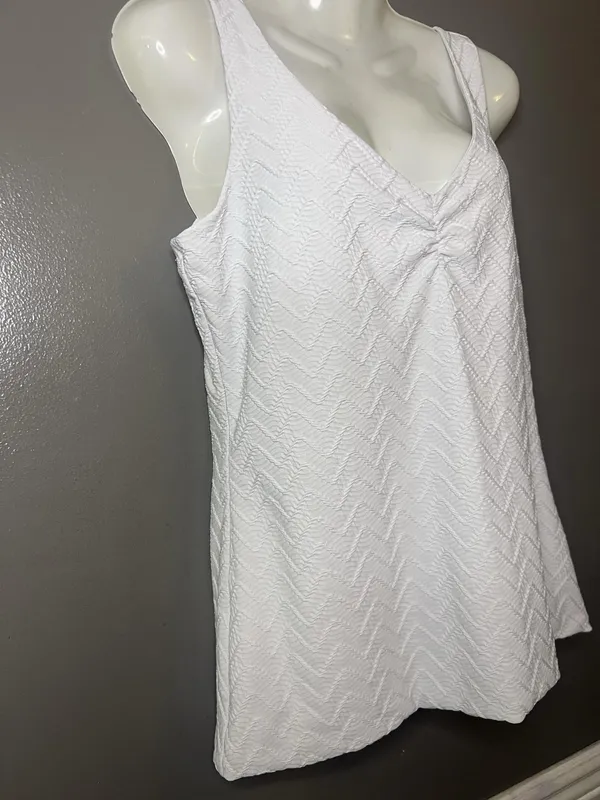 White House Black Market Tank Top Womens Large White Textured V Neck Lined Knit - Image 3