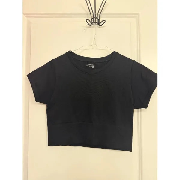 OFFLINE by Aerie Black Cropped Sweatshirt T-Shirt M - Image 3