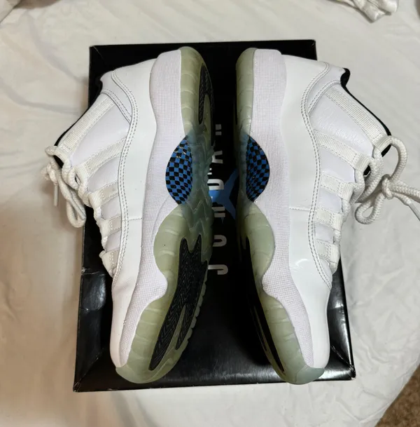 Jordan Air 11 Retro Low (GS) - Image 5