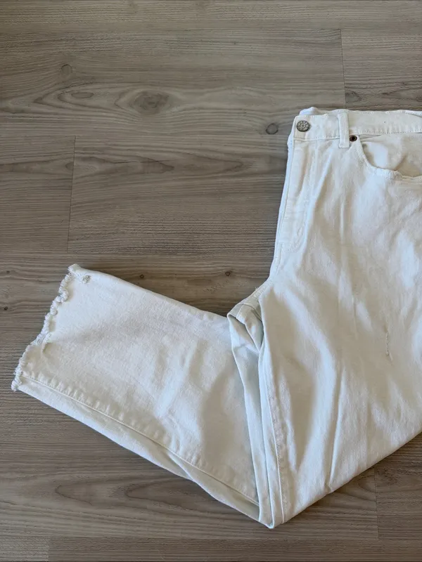 Daze Denim High-Rise Straight White Jeans - Image 3
