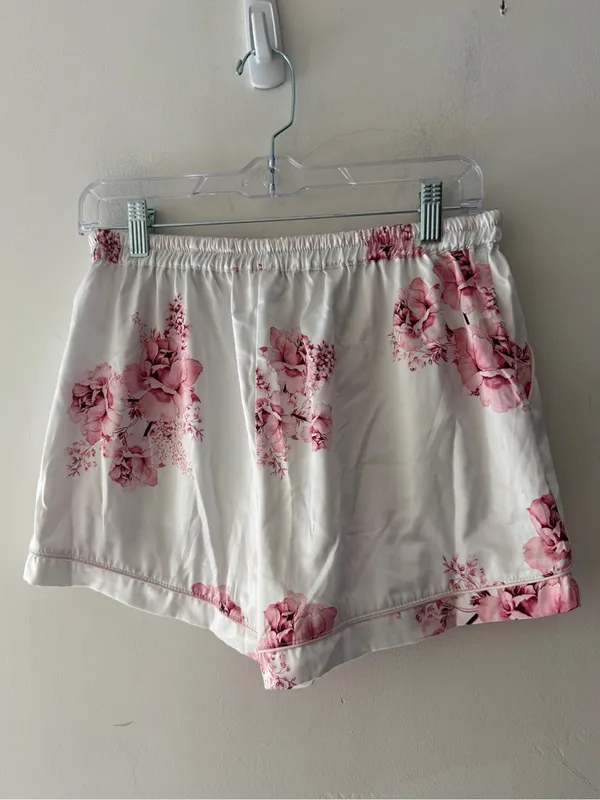 Le Rose Stories White and Pink Floral Satin Sleep Shorts - Image 3