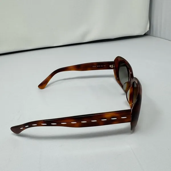 Fendi FS 5182 Sunglasses in light Havana 214 - Image 3
