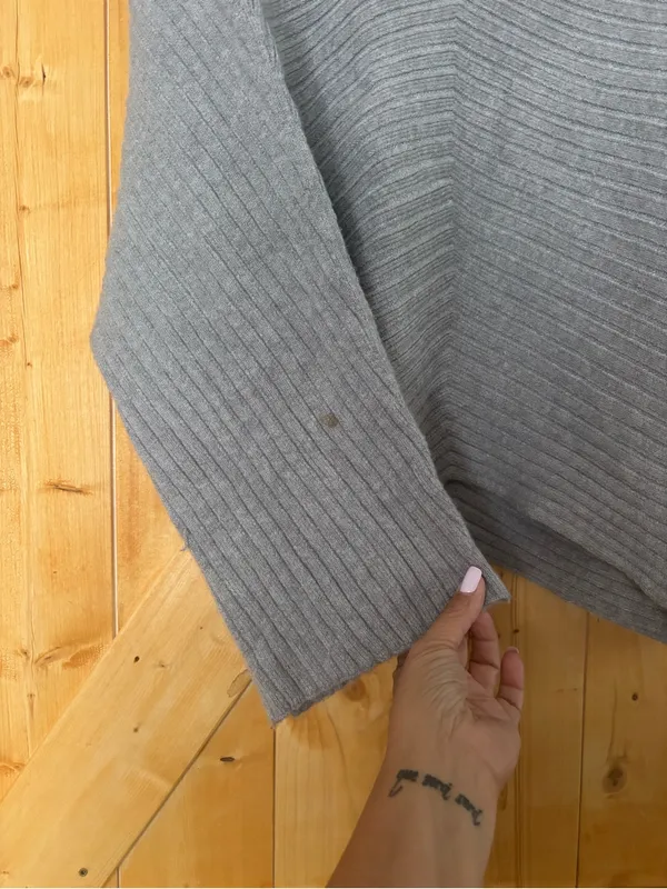 MOTH Anthropologie Grey Ribbed Chevron Cowl Neck Oversized Sweater Size M‎ - Image 3