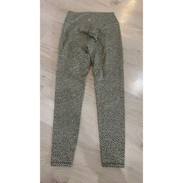 Buff Bunny Rosa pocket legging "Bossy" print dark olive green size medium - Image 8