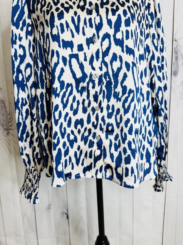 Entro Abstract Button Down Satin Top Smocked Cuff Ruffle Sz L Blue Ivory NWOT - Image 3