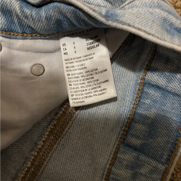 American Eagle mom jeans - Image 3