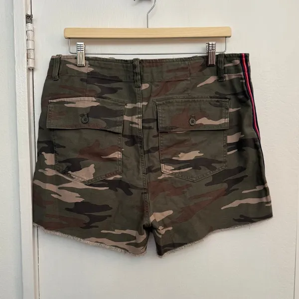 NWT Gap Camo High Waist Shorts Size 14 - Image 3