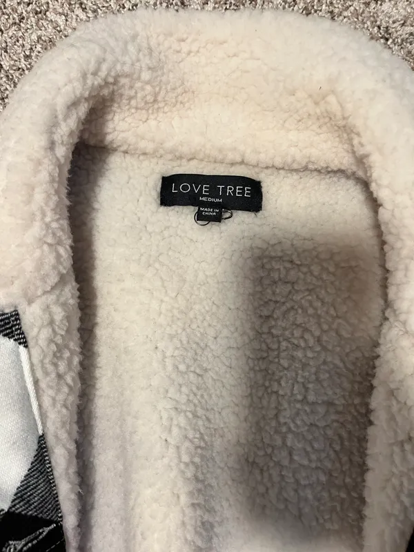 Plaid Sherpa Jacket Size M - Image 4