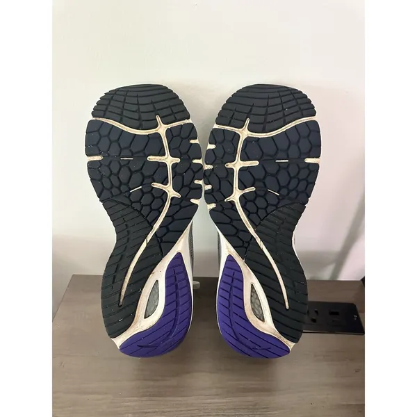 New Balance Womens 860v12 Running Shoe Size 10 Fresh Foam - Image 5