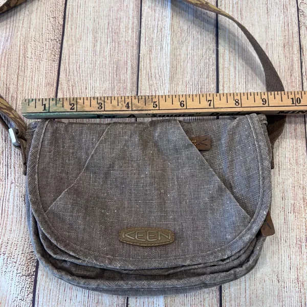 Keen Montclair Mini Canvas Crossbody Bag Adjustable Leopard‎ Strap Purse - Image 9