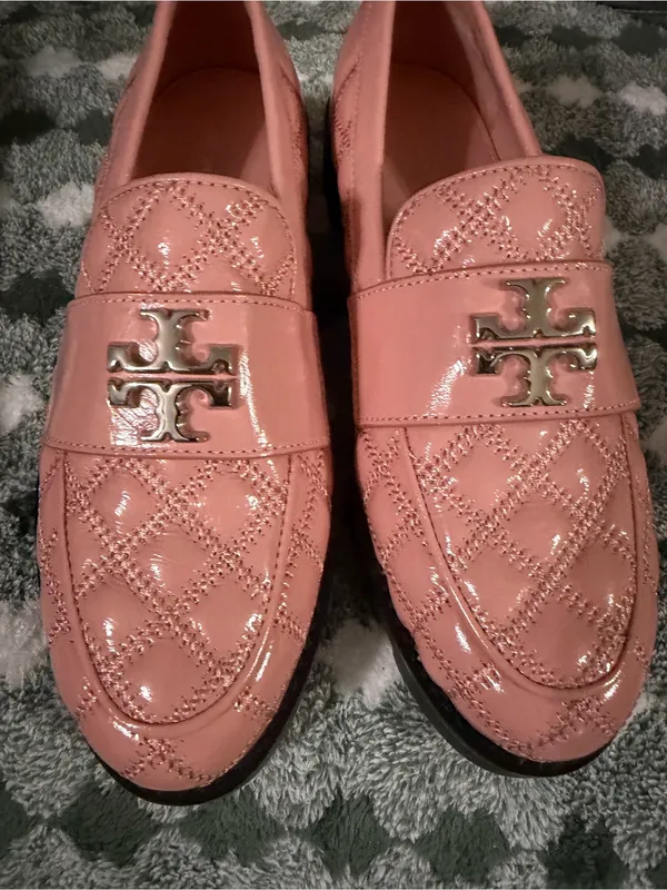 Tory Burch Blush Quilted Patent Leather Loafers with Silver Logo - Image 5