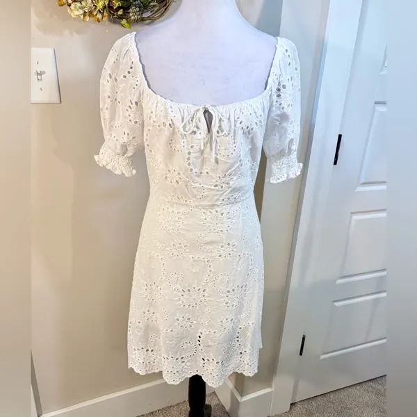 7 For All Mankind White Eyelet Puff Sleeve Babydoll Dress Size M💛 - Image 3