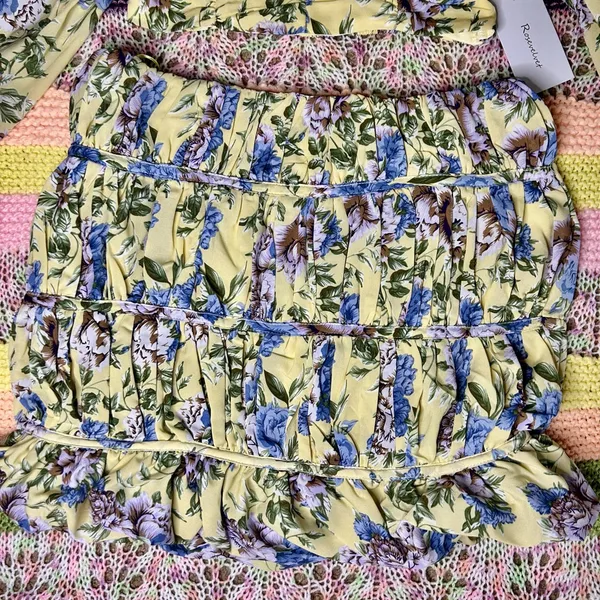 Floral Off-Shoulder sheer long sleeve crop top and mini skirt set Size L - Image 3