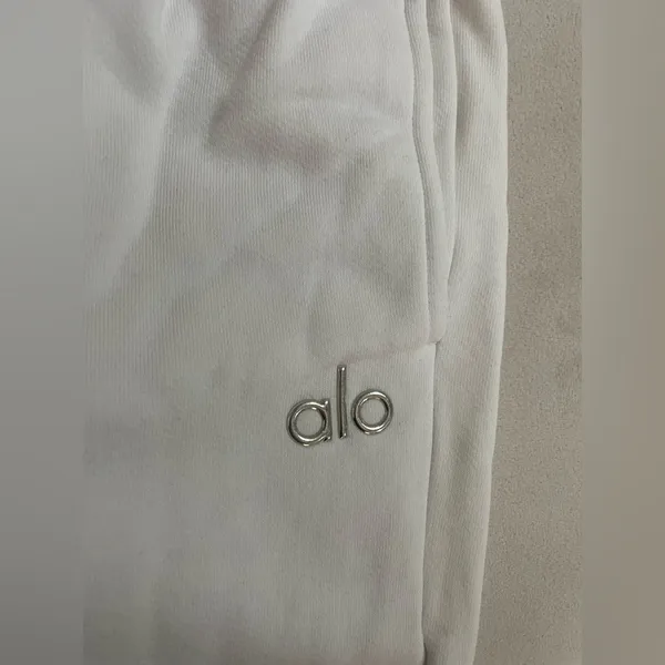ALO Yoga NWT Accolade White Joggers Size S Oversized - Image 6