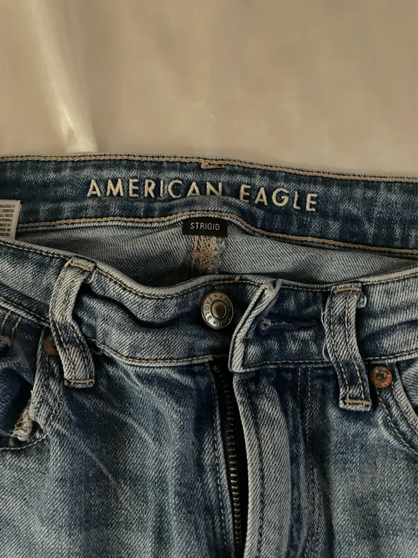 American Eagle Mom Jeans  - Image 3
