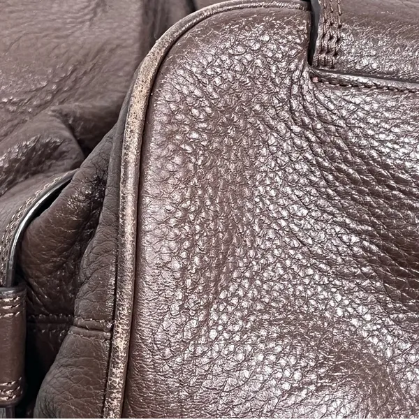 Michael Kors Brown Leather Shoulder Bag with Classic Design - Image 10