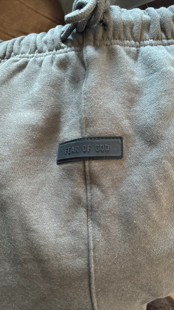 Fear of God Essentials Shorts sweat - Image 14