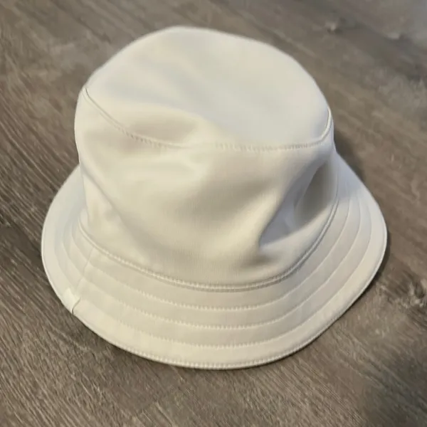 Lululemon NWT S/M Both Ways Reversible Bucket Hat in Manifesto Print &‎ Bone - Image 9