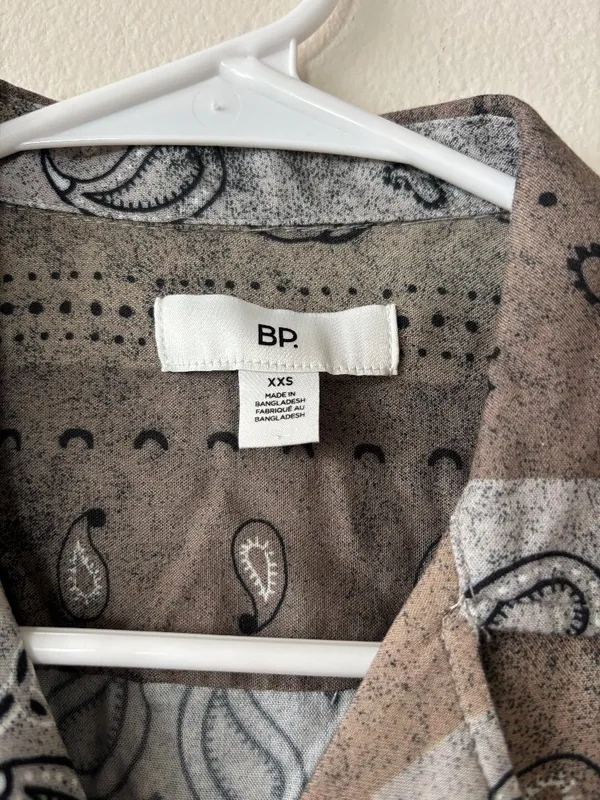 BP Patterned Button Down - Size XXS NWT - Image 5