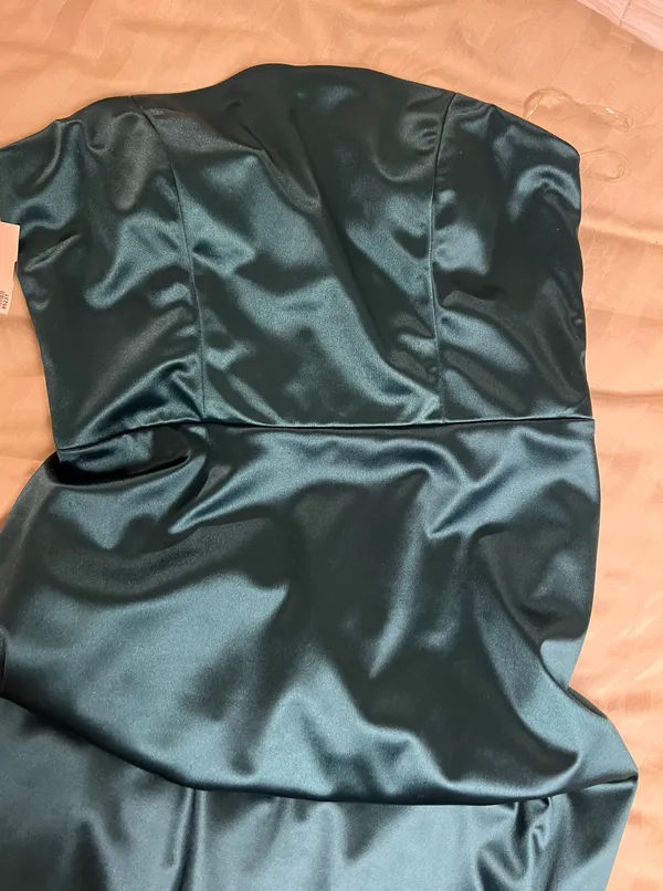 Emerald Green Strapless Prom Dress Size 10 - Image 4