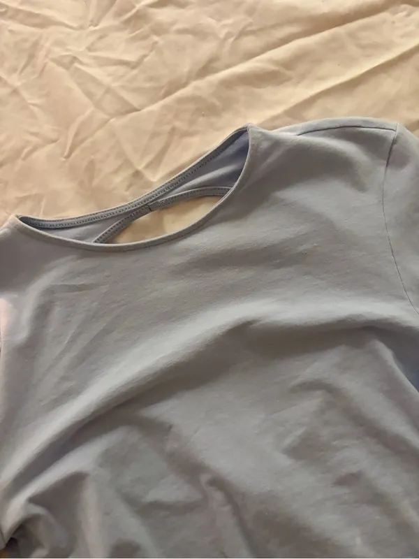 H&M Pale Blue Long-Sleeve Cropped Top - Image 3