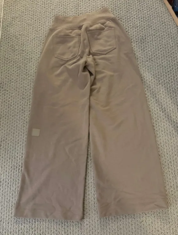 Alo Serenity Wide Leg Sweatpants XS - Image 4