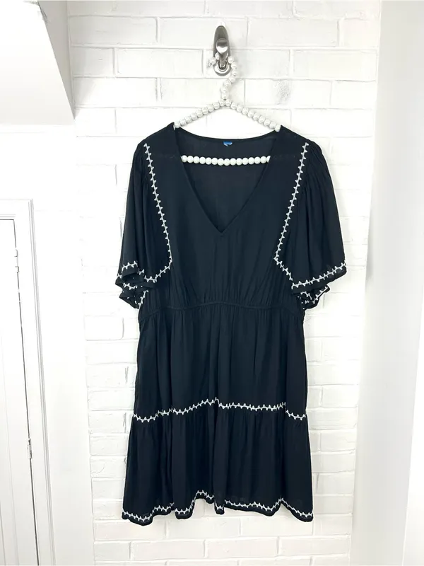 Old Navy Black Embroidered Stitched Casual Summer Dress Size XL - Image 2