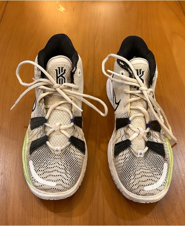 Nike Basketball Shoes - Image 2