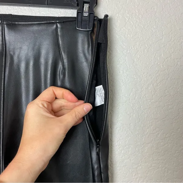 Abercrombie & Fitch Chic Black Vegan Leather Skinny Pants Size S - Image 6
