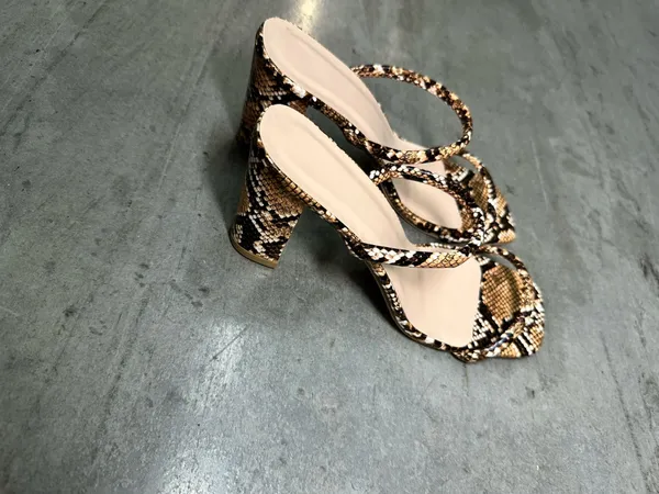 Heels Multiple Size 7.5 - Image 5