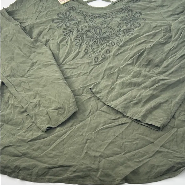 Faded Glory Sage Green Embroidered Blouse - Image 14